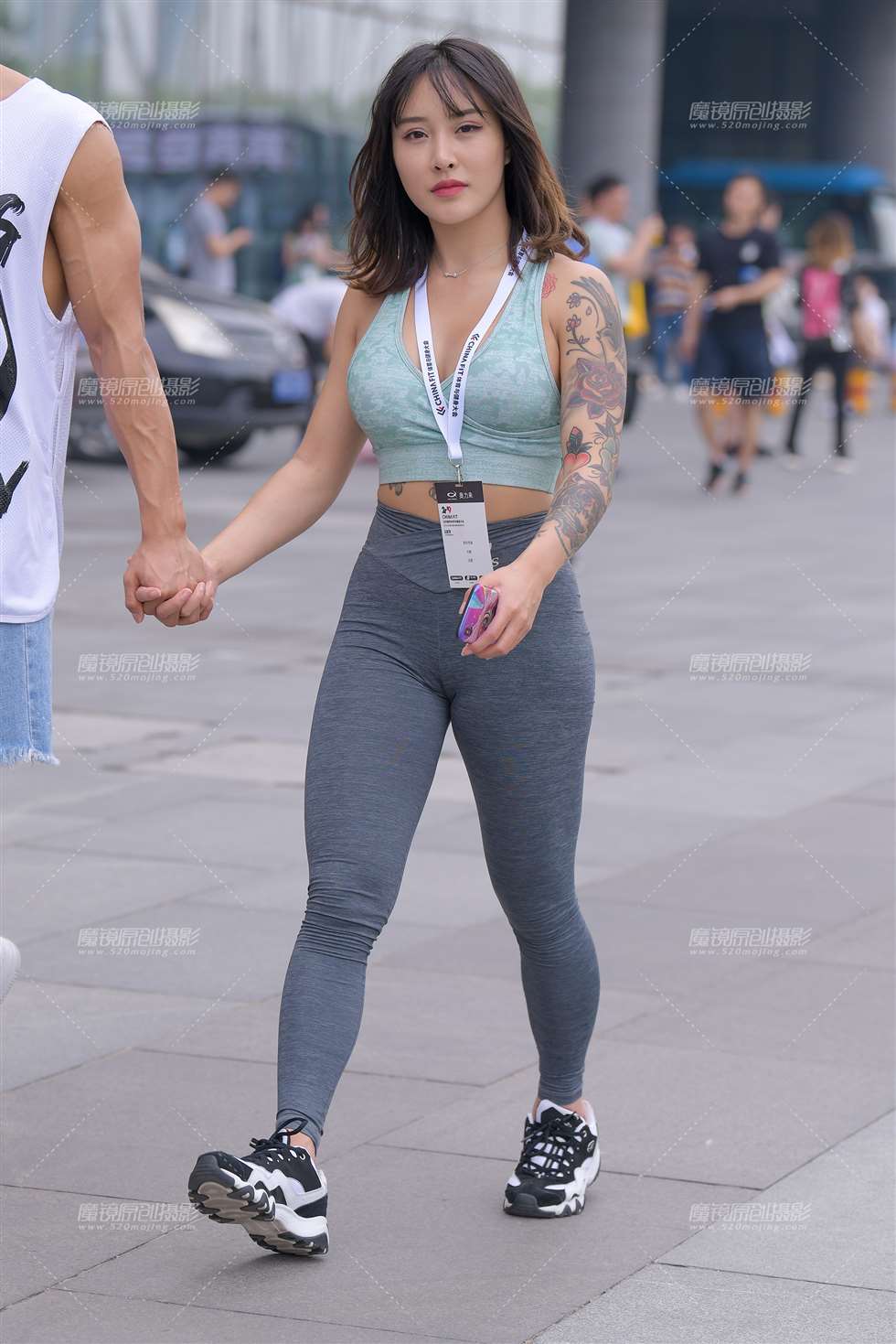 图片[1]-【红石赛帖】美女身材真好-街拍流行馆