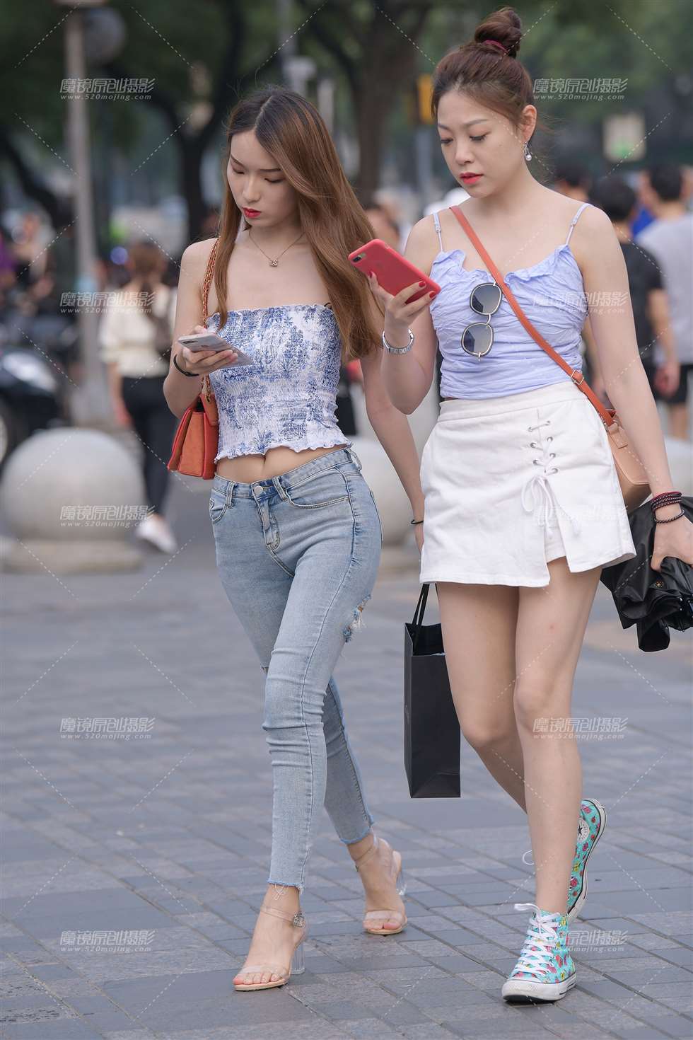 图片[3]-【街拍之魂赛帖】翘臀紧牛小姐姐-街拍流行馆
