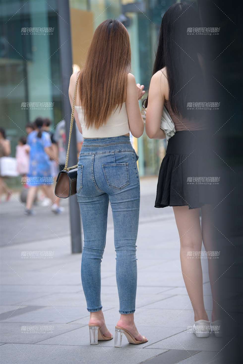图片[4]-【街拍之魂赛帖】清新紧致蓝色牛仔裤-街拍流行馆