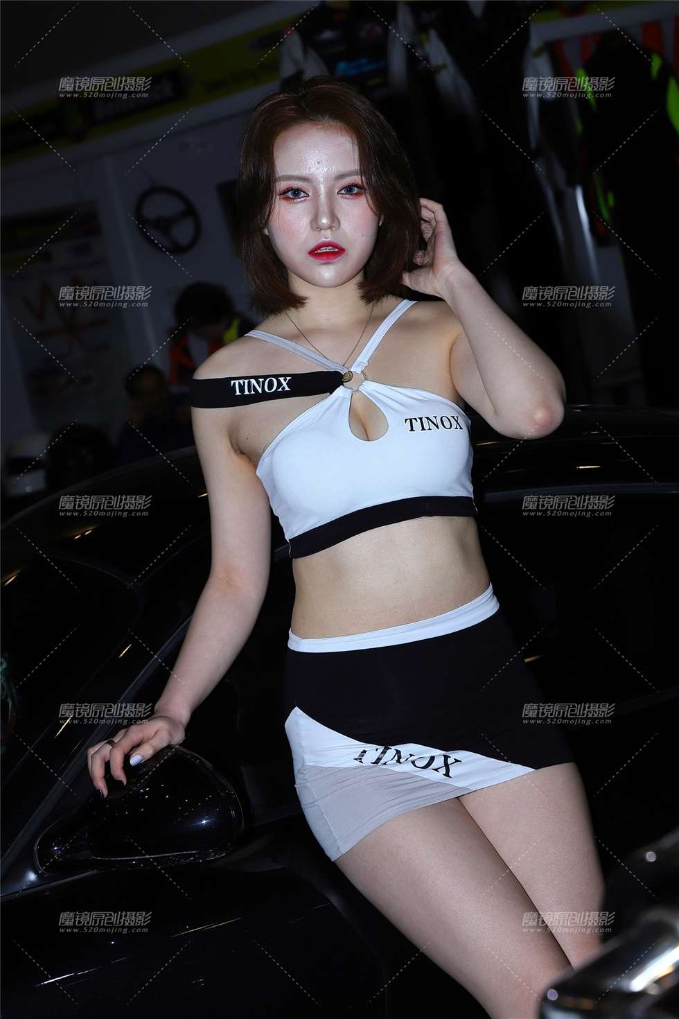 图片[3]-黑白制服短发美女车模-街拍流行馆