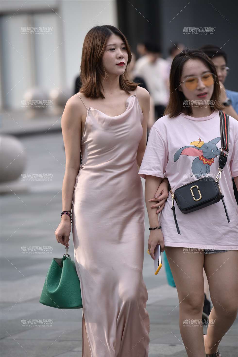 图片[1]-【慕容笙赛贴】飘逸长发美女-街拍流行馆