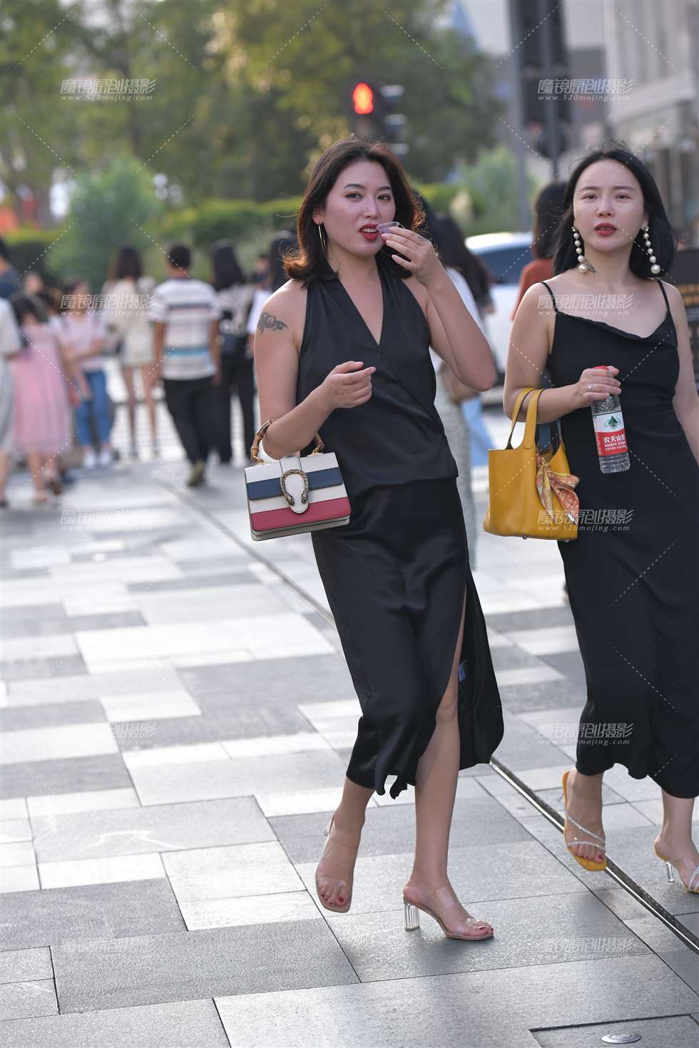图片[1]-【慕容笙赛贴】吃东西的美女**-街拍流行馆