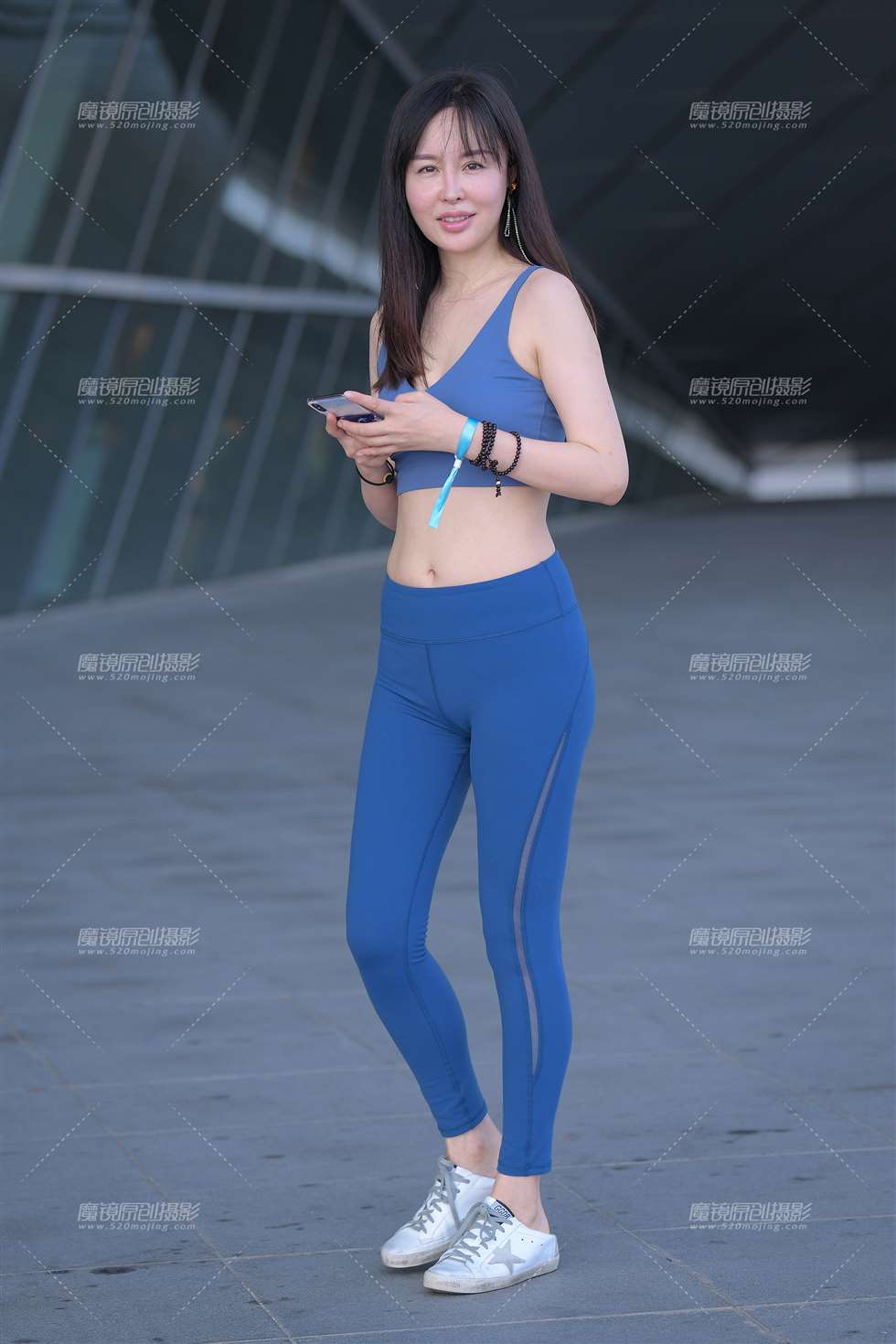 图片[4]-【街拍之魂赛帖】性感蓝色紧致-街拍流行馆