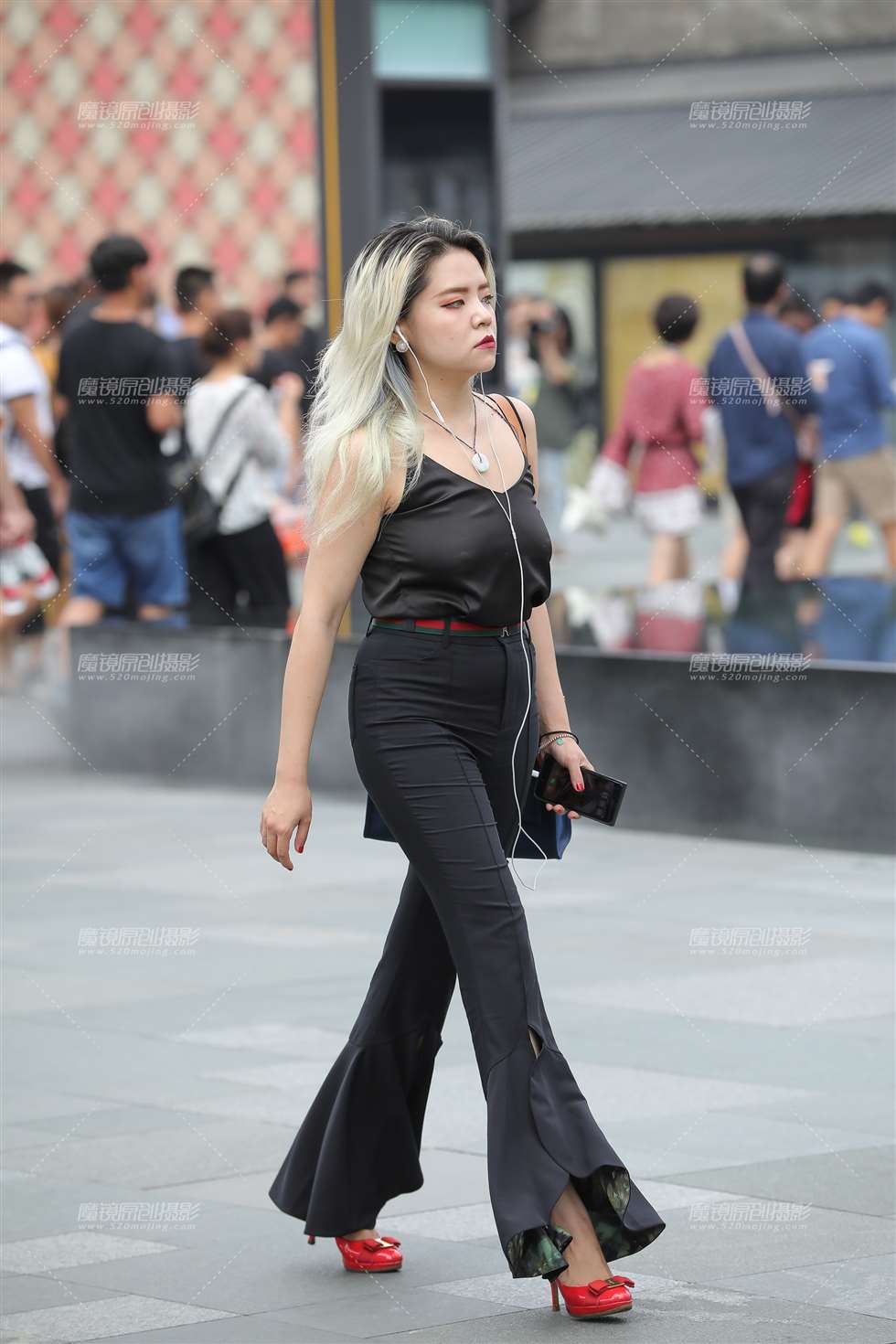 图片[1]-【凯恩赛贴】成熟少女-街拍流行馆