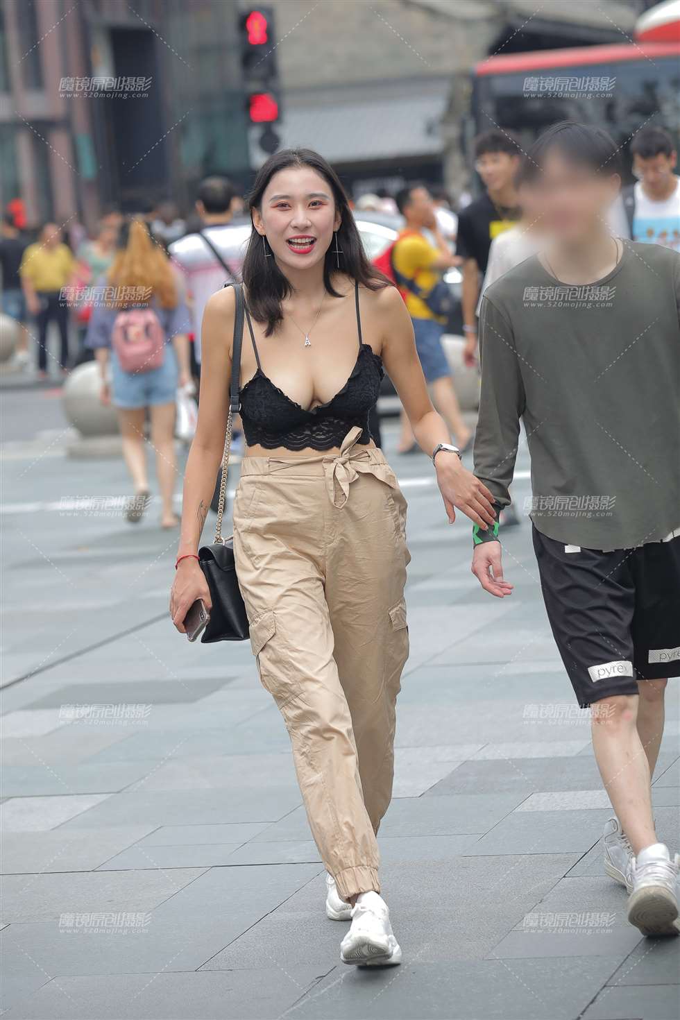 图片[5]-【凯恩赛贴】天气太热 性感吊带-街拍流行馆