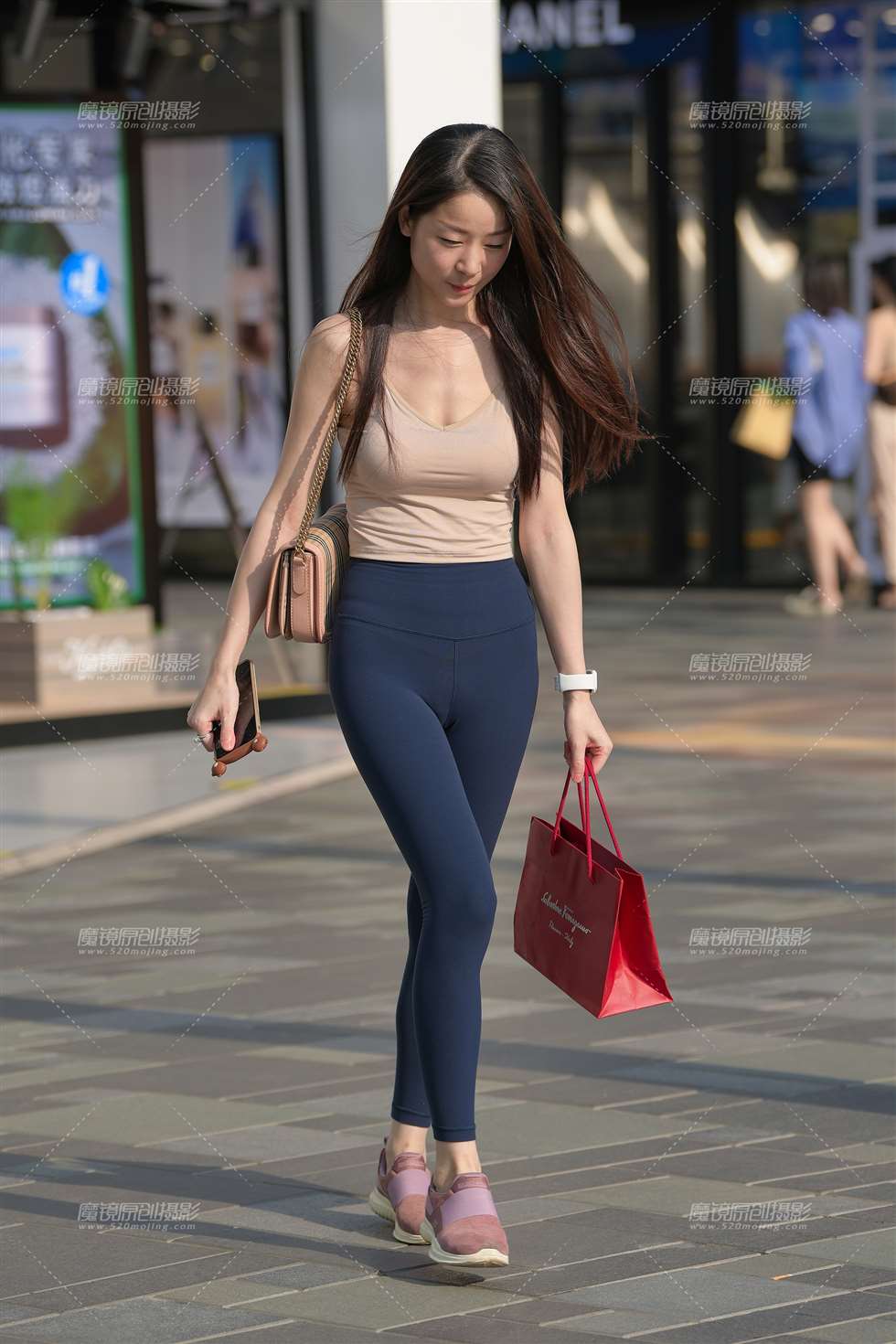 图片[1]-【街拍之魂赛帖】蓝色紧致般的顺滑-街拍流行馆