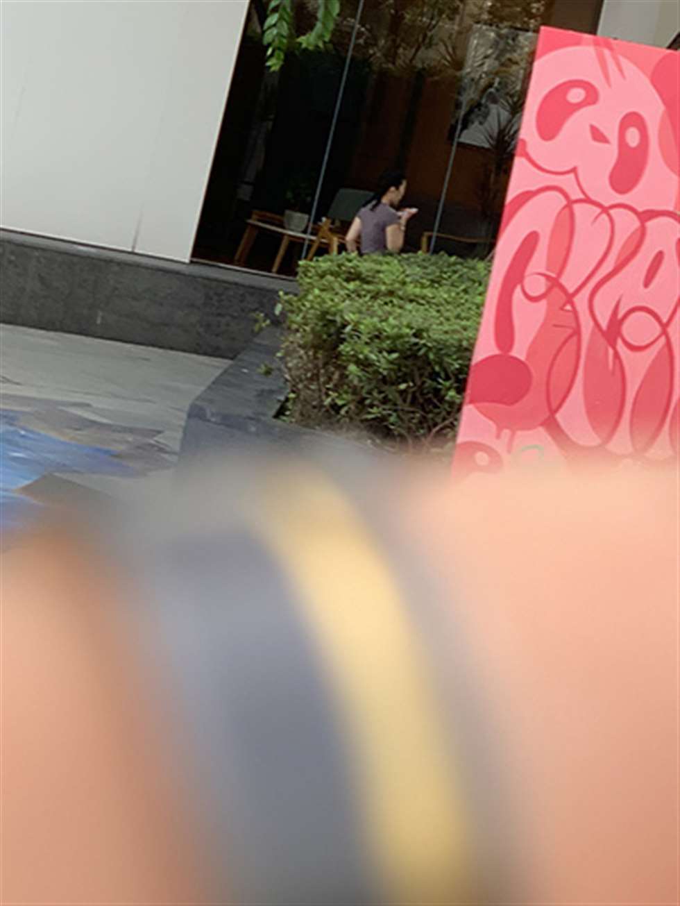 图片[3]-【视觉冲击赛贴】黑色紧身裤翘臀**-街拍流行馆