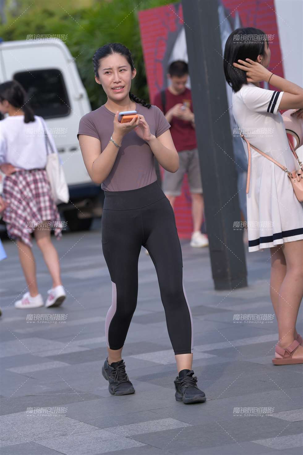 图片[4]-【视觉冲击赛贴】黑色紧身裤翘臀**-街拍流行馆