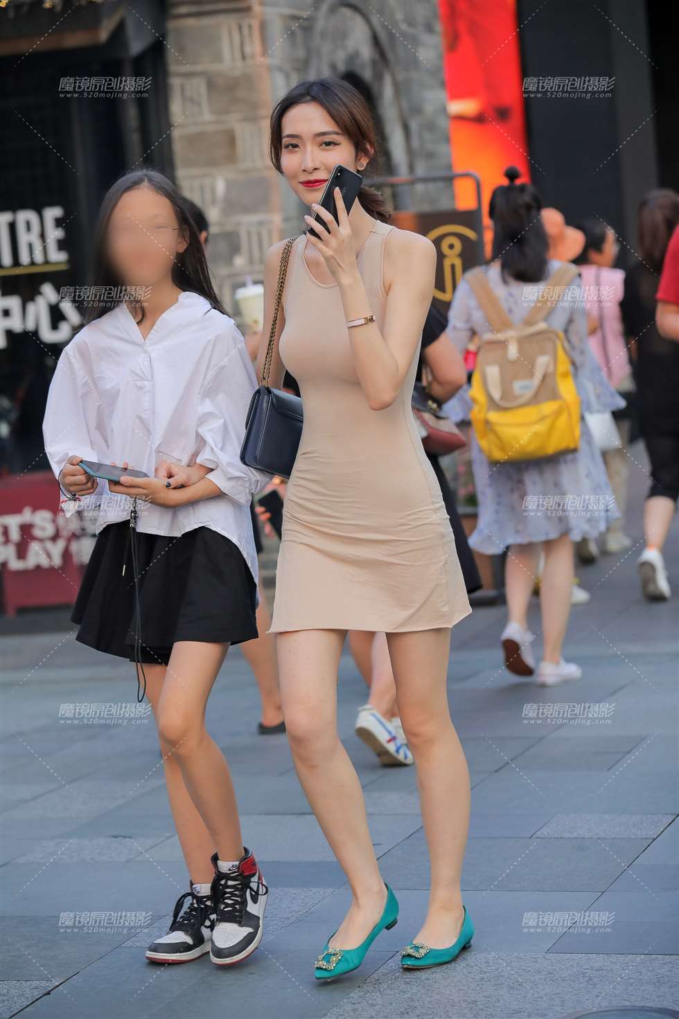 图片[1]-【凯恩赛贴】漂亮女人-街拍流行馆