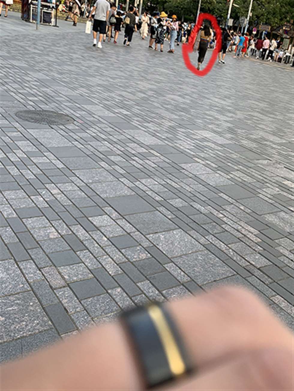 图片[3]-【红石赛帖】瑜伽裤美女-街拍流行馆