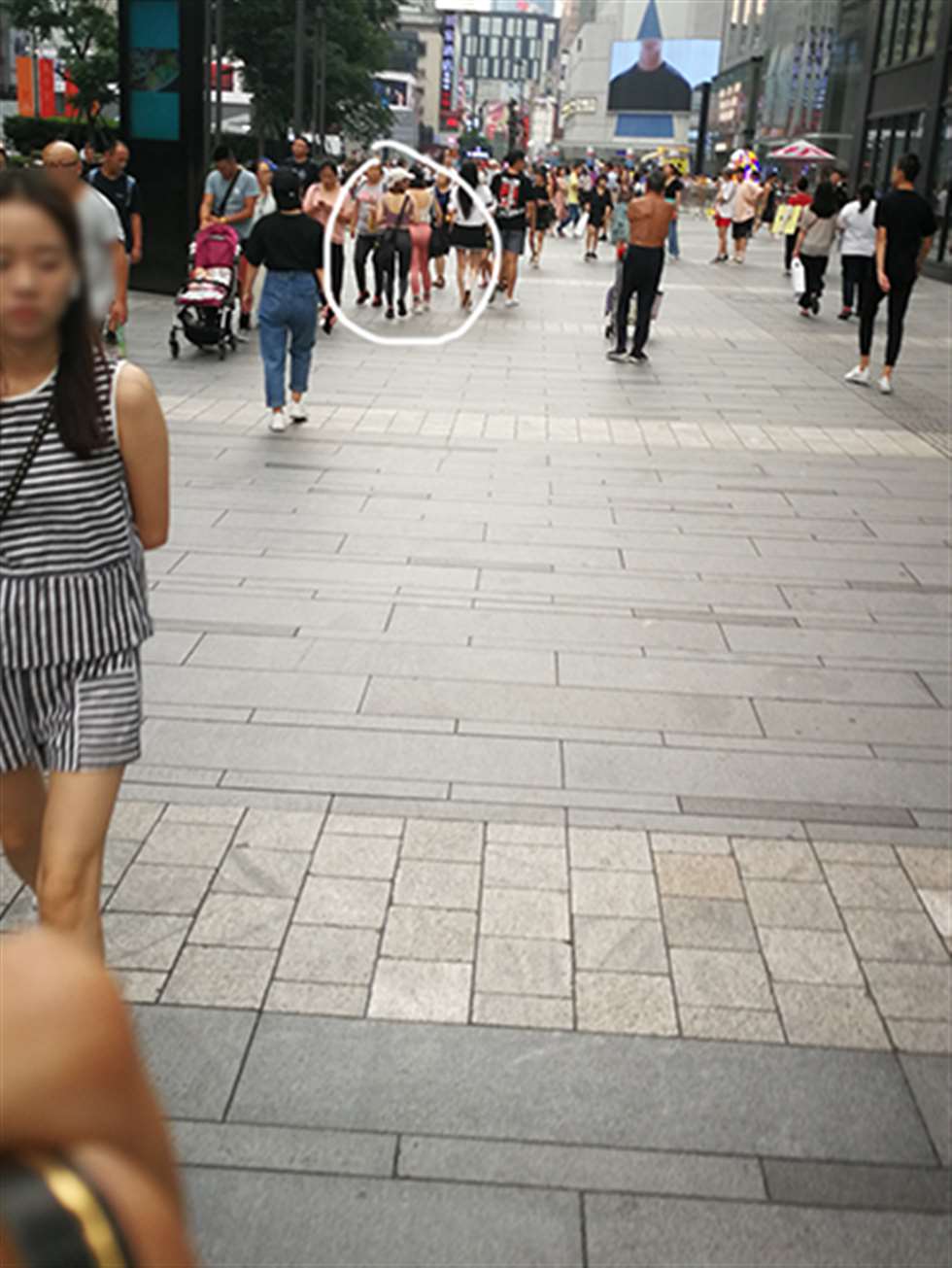 图片[3]-【慕容笙赛贴】锻炼回家的路上-街拍流行馆