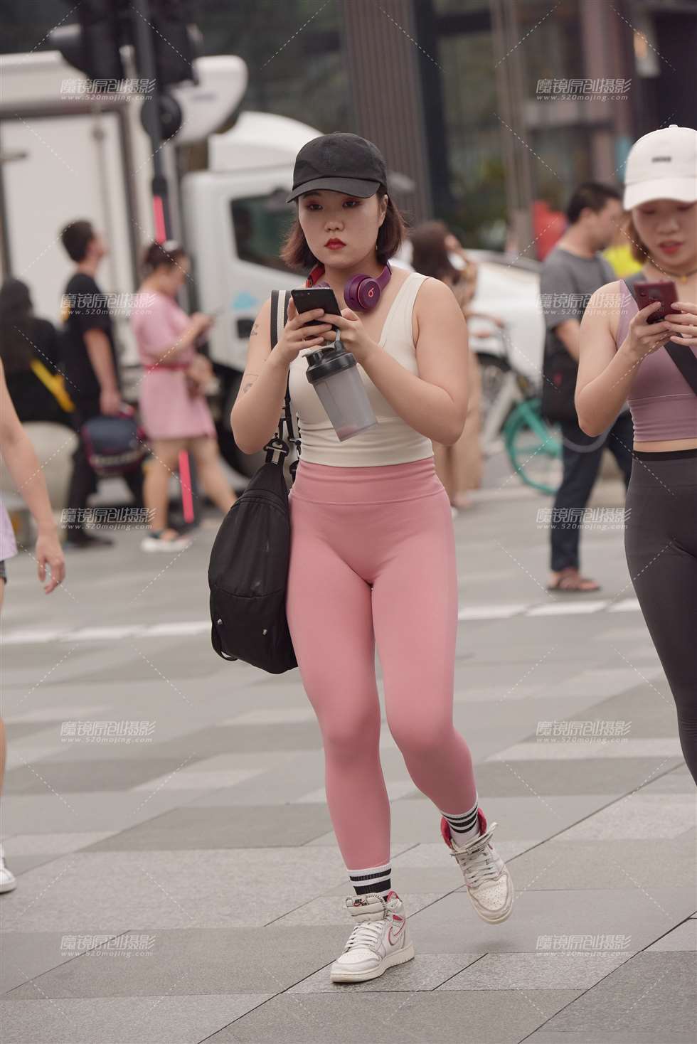 图片[1]-【慕容笙赛贴】锻炼回家的路上-街拍流行馆