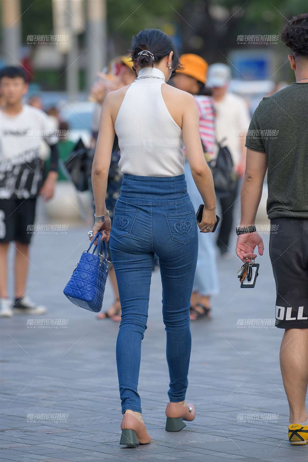 图片[5]-【街拍之魂赛帖】蓝色紧牛**-街拍流行馆