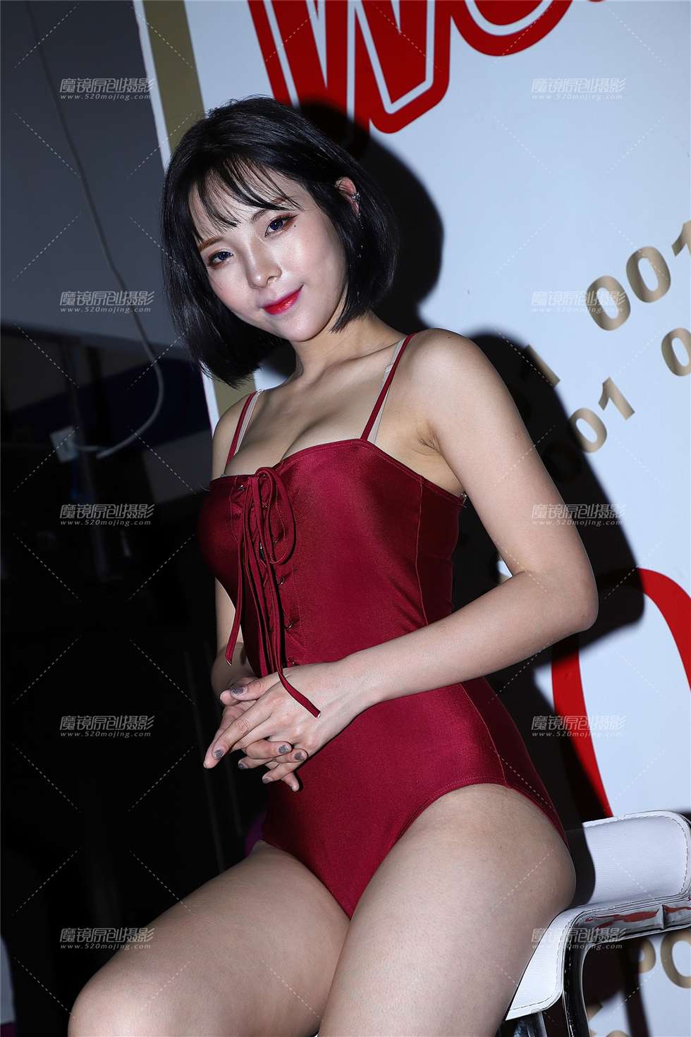 图片[1]-红色连体泳装美女模特-街拍流行馆