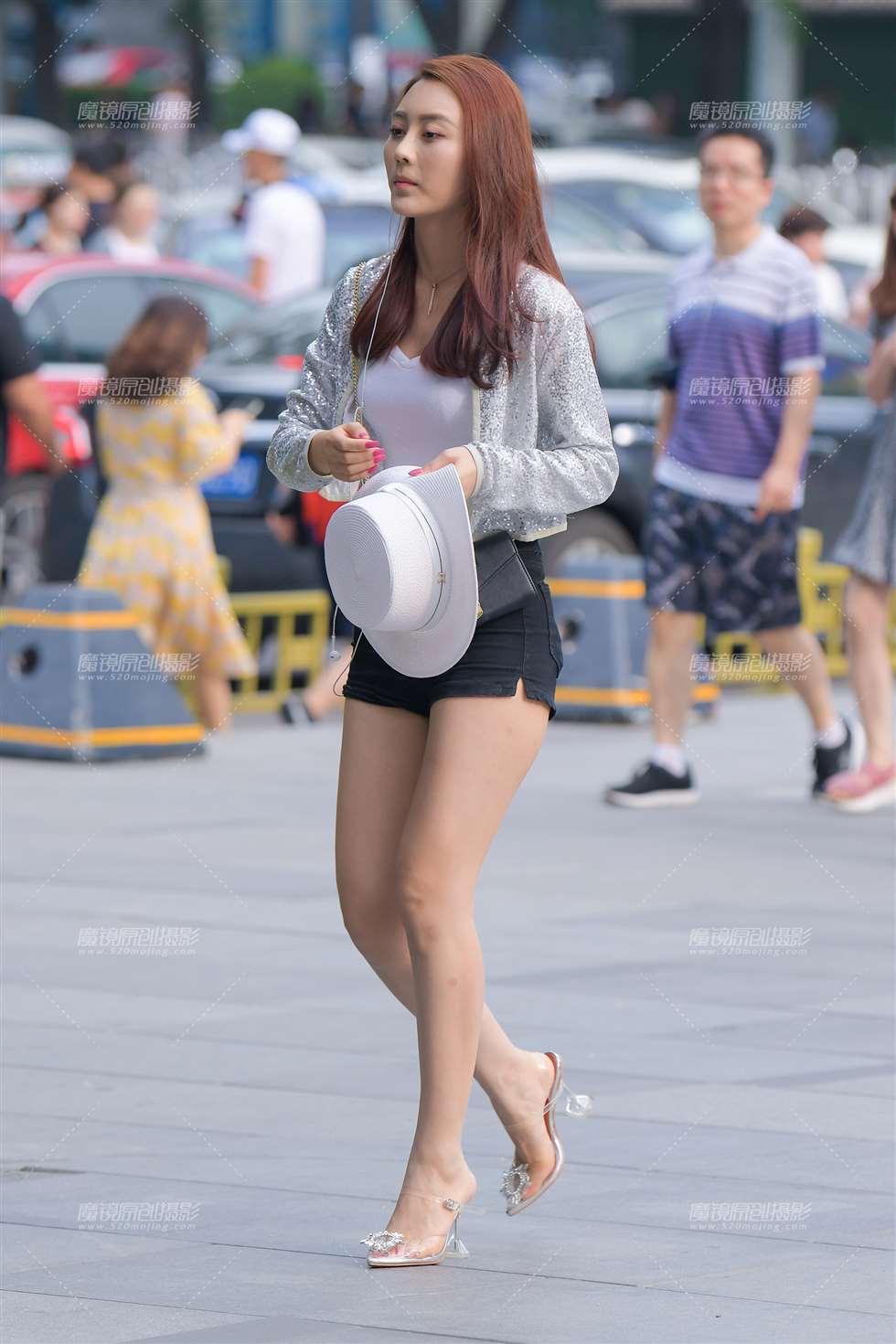 图片[1]-【红石赛帖】性感热裤少女-街拍流行馆