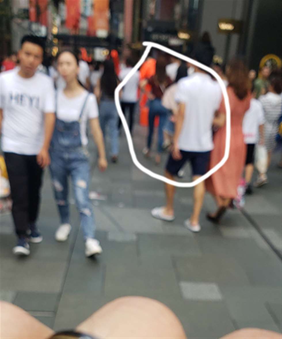 图片[3]-【凯恩赛贴】长腿紧牛美眉-街拍流行馆