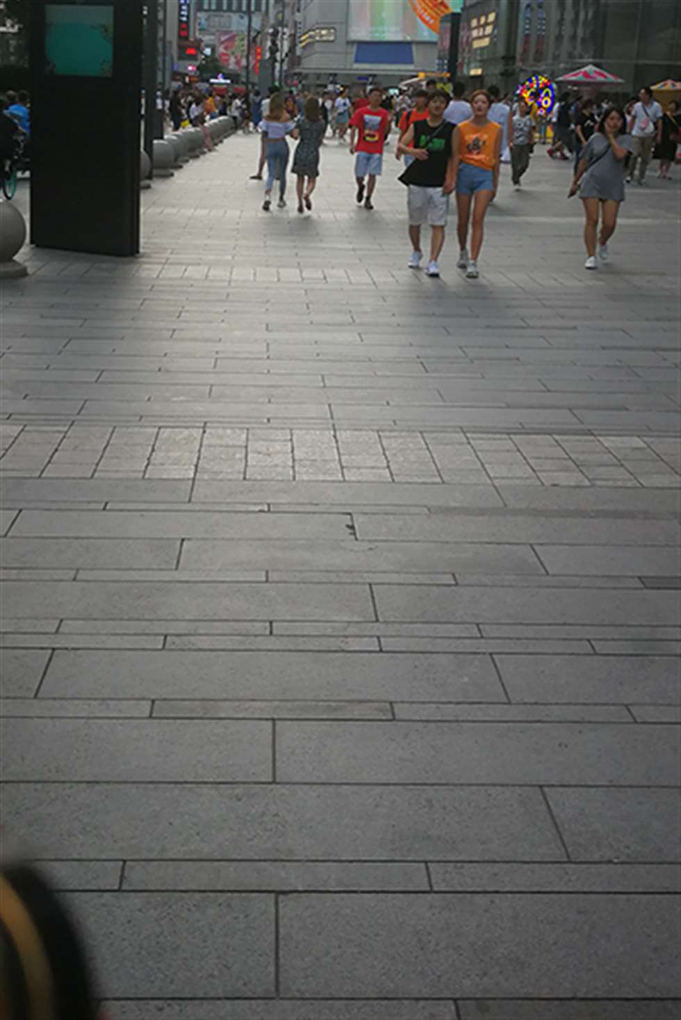 图片[3]-【慕容笙赛贴】紧身美女-街拍流行馆