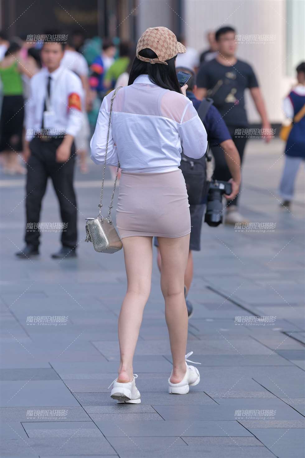图片[2]-【视觉冲击赛贴】性感包臀裙，长腿小姐姐-街拍流行馆
