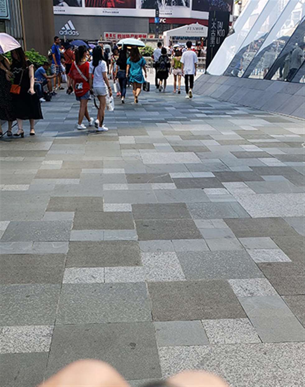 图片[3]-【凯恩赛贴】紧牛小妹-街拍流行馆