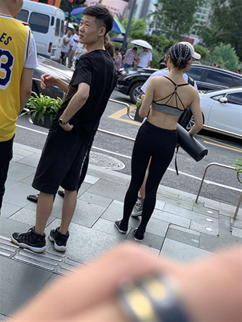 图片[3]-【视觉冲击赛贴】瑜伽~无处不在，街头de焦点-街拍流行馆