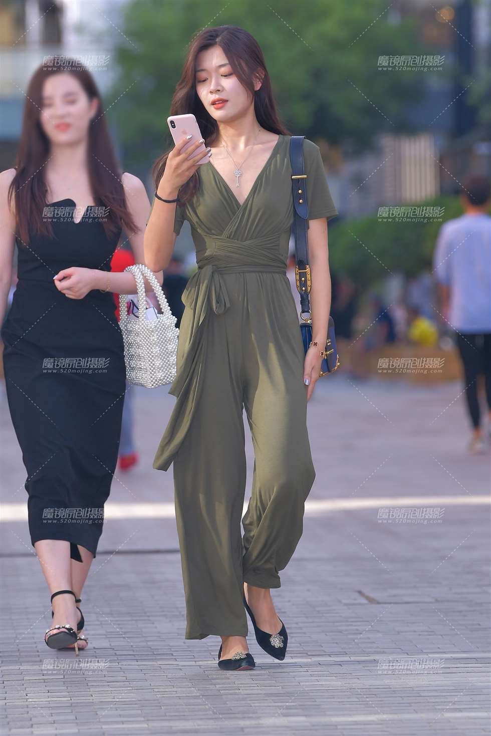 图片[4]-【红石赛帖】两个时尚美女-街拍流行馆