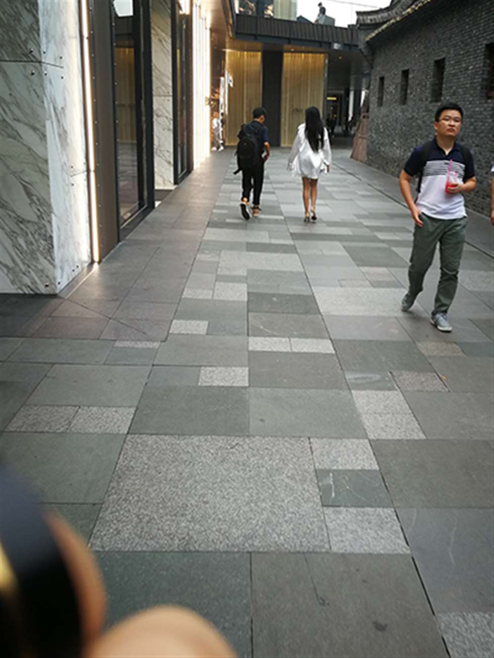 图片[3]-【慕容笙赛贴】热裤美女-街拍流行馆