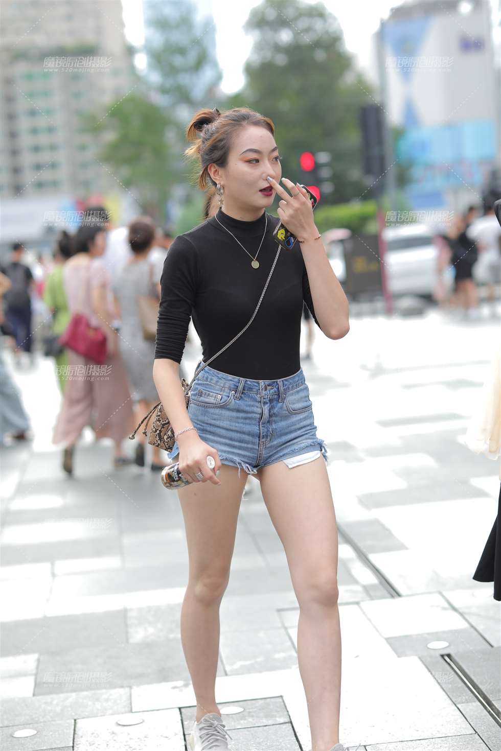 图片[1]-【凯恩赛贴】热裤 夏天女生的最爱-街拍流行馆