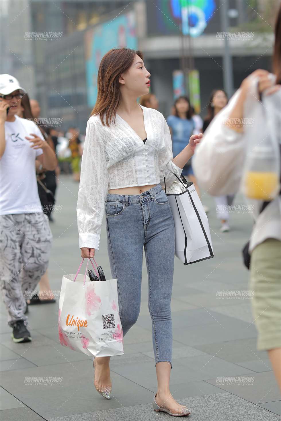 图片[5]-【凯恩赛贴】紧牛美腿小姐姐 吸引力十足-街拍流行馆