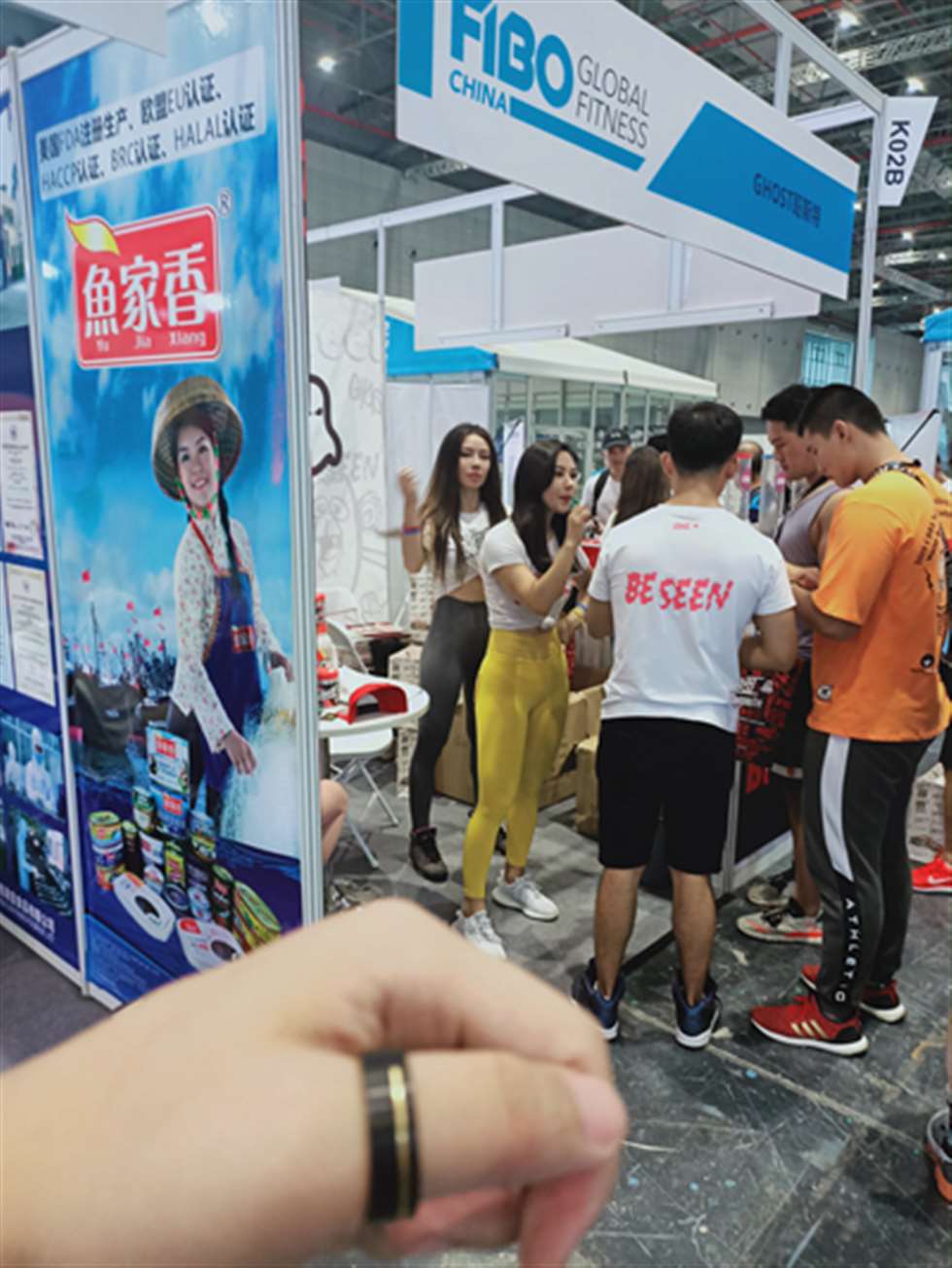 图片[3]-【欧阳赛帖】性感灰色紧身裤长腿美女-街拍流行馆