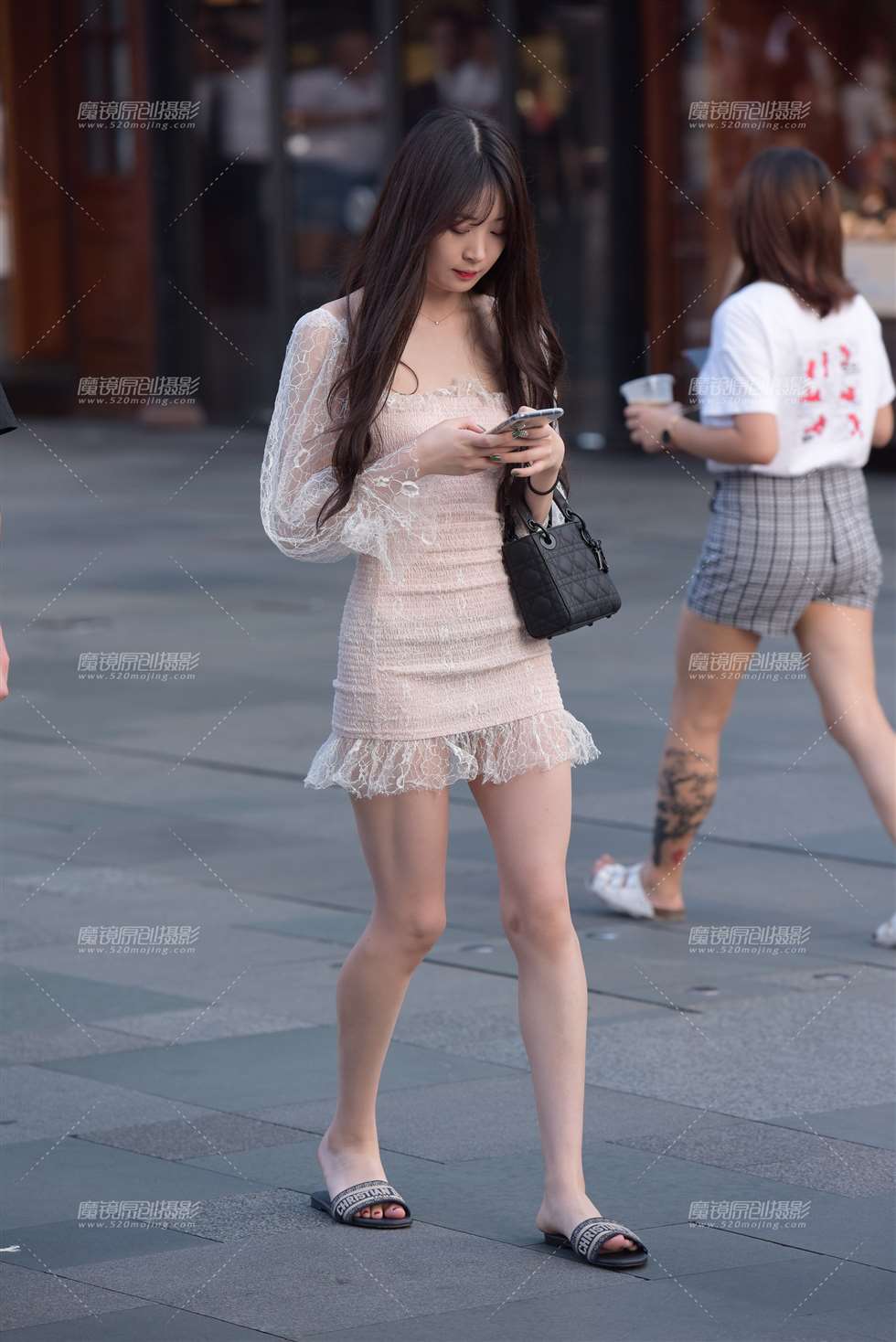 图片[1]-【慕容笙赛贴】性感额小姐姐-街拍流行馆
