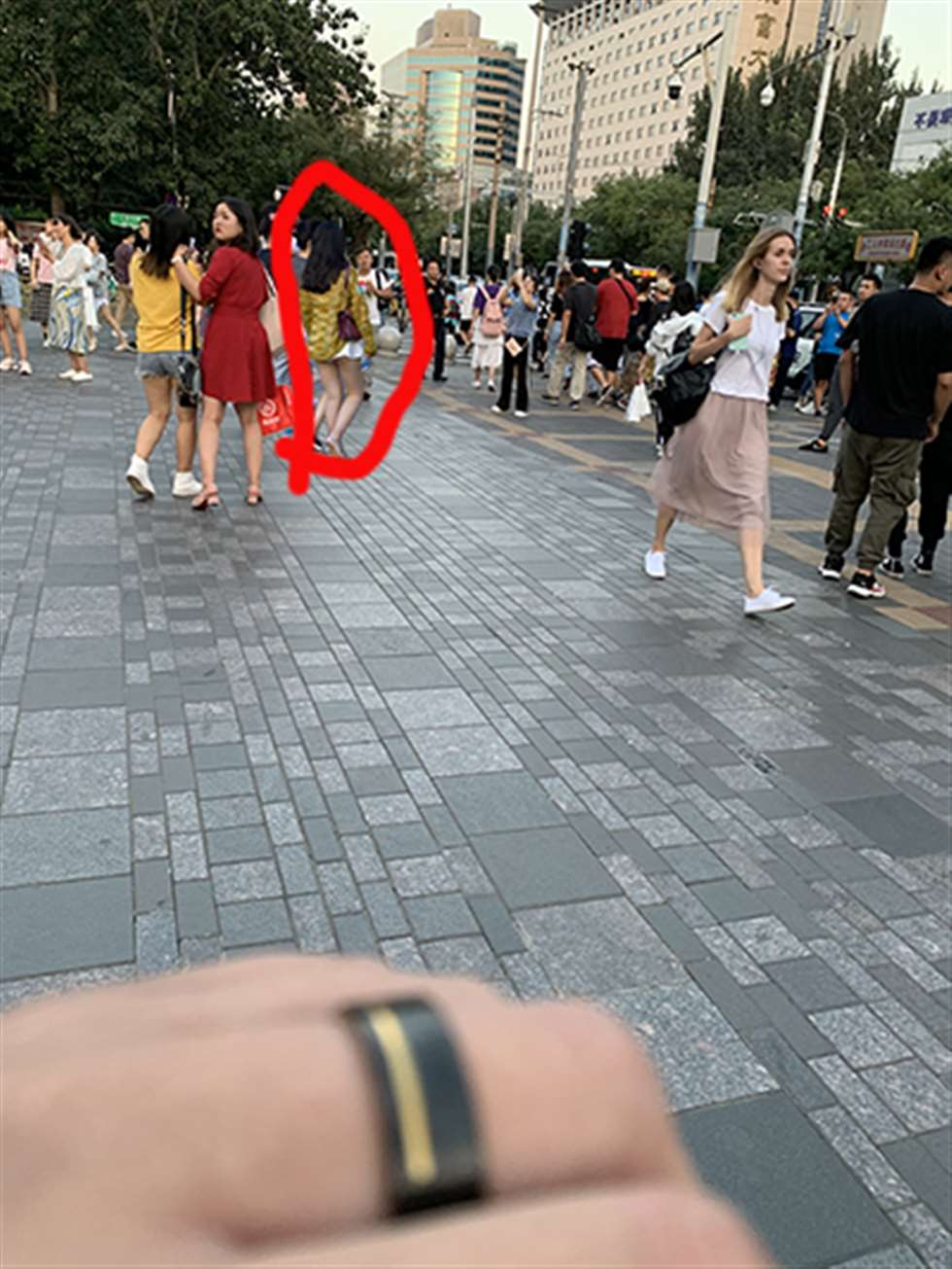 图片[3]-【红石赛帖】一笑很美的女孩-街拍流行馆