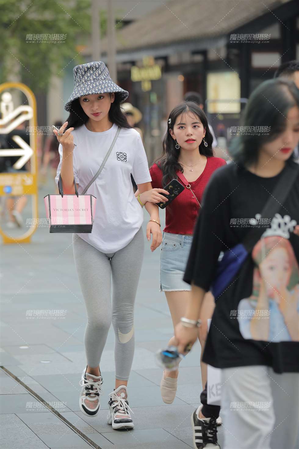 图片[4]-【凯恩赛贴】紧身裤女孩-街拍流行馆