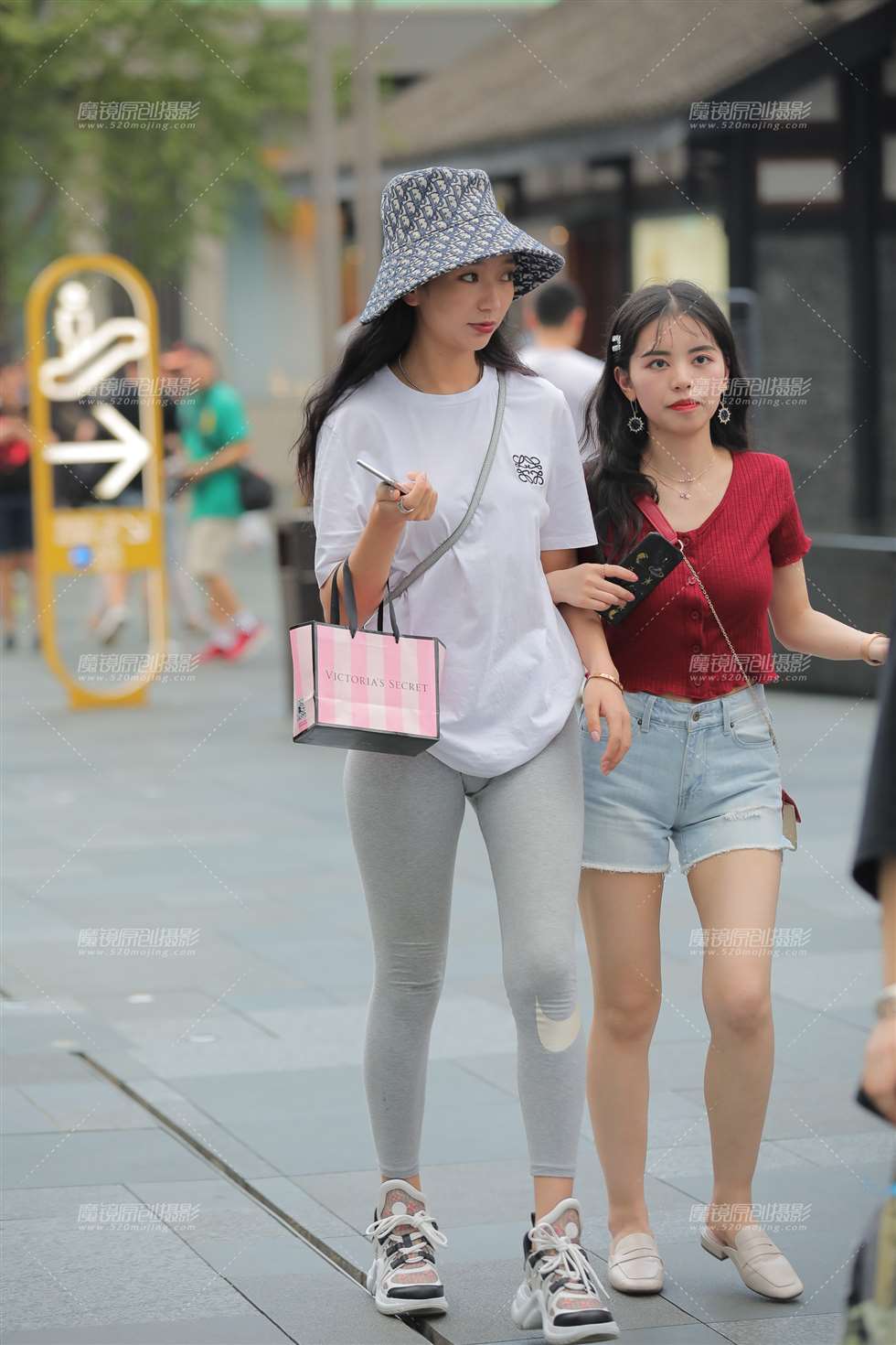 图片[5]-【凯恩赛贴】紧身裤女孩-街拍流行馆