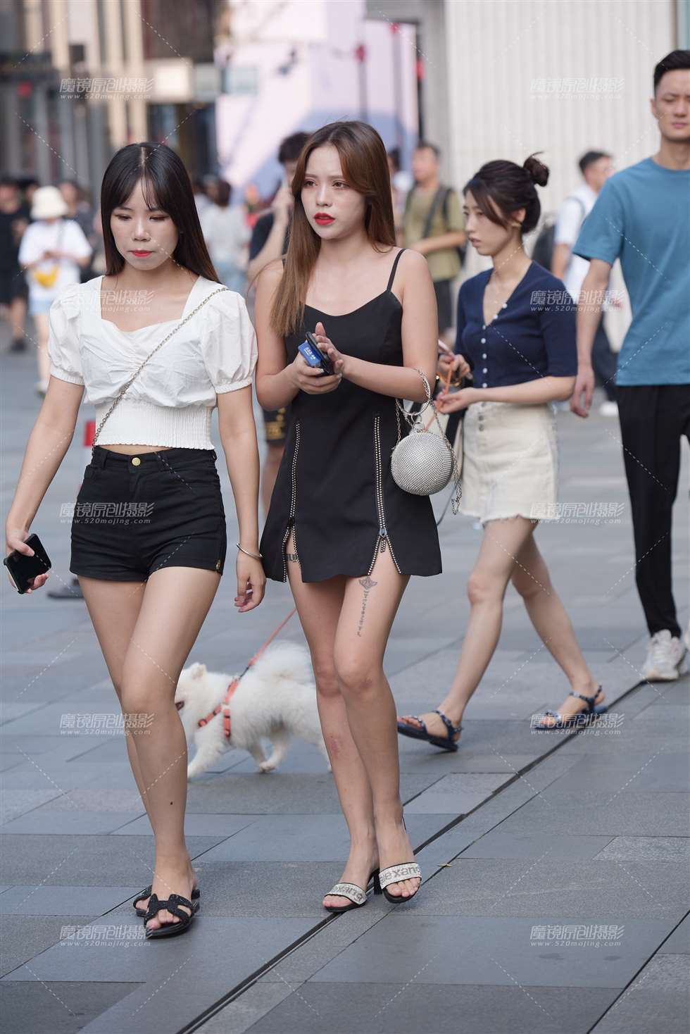 图片[1]-【慕容笙赛贴】开叉裙美女-街拍流行馆