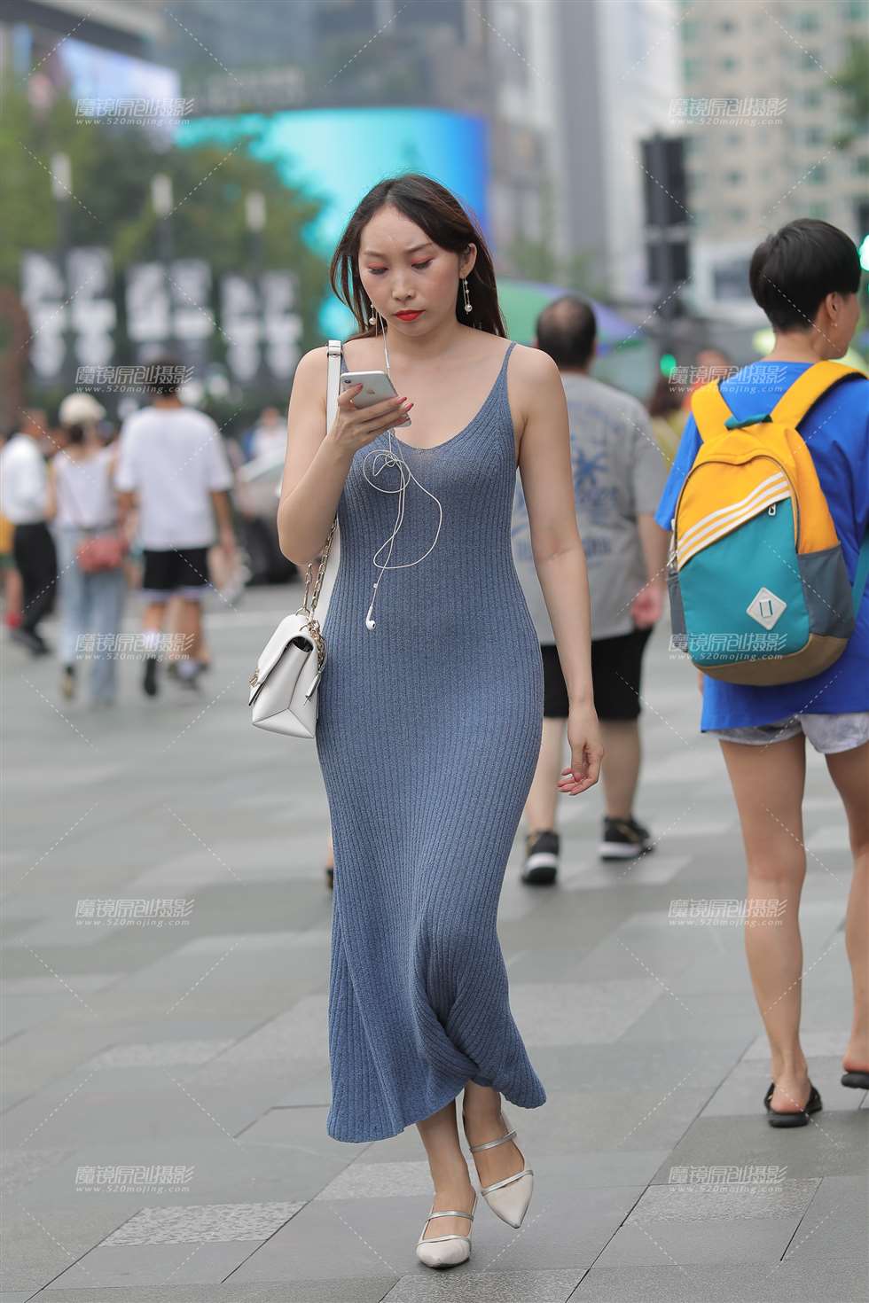 图片[4]-【凯恩赛贴】圆润的背影-街拍流行馆