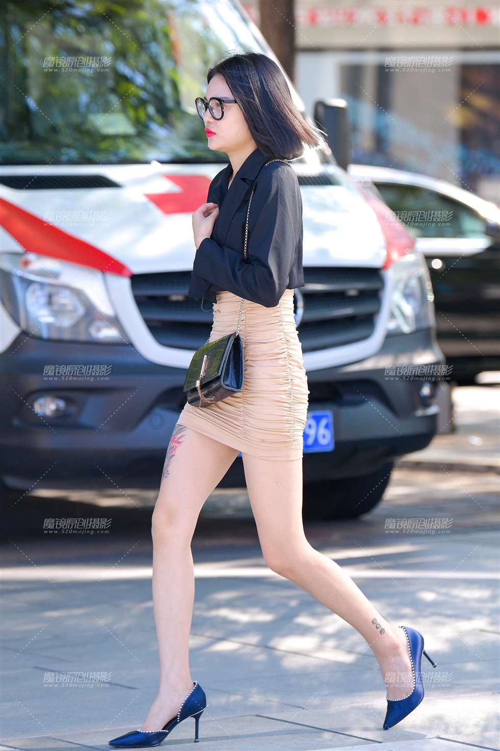 图片[1]-【街拍之魂赛帖】高跟美腿眼镜OL-街拍流行馆