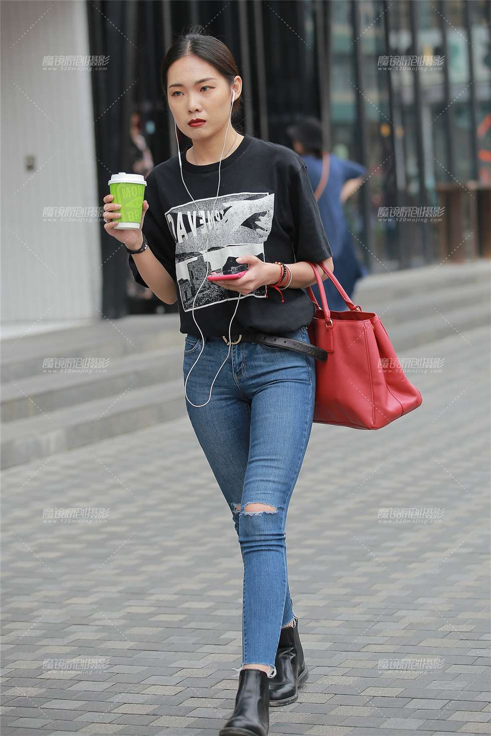 图片[1]-牛仔裤美女-街拍流行馆