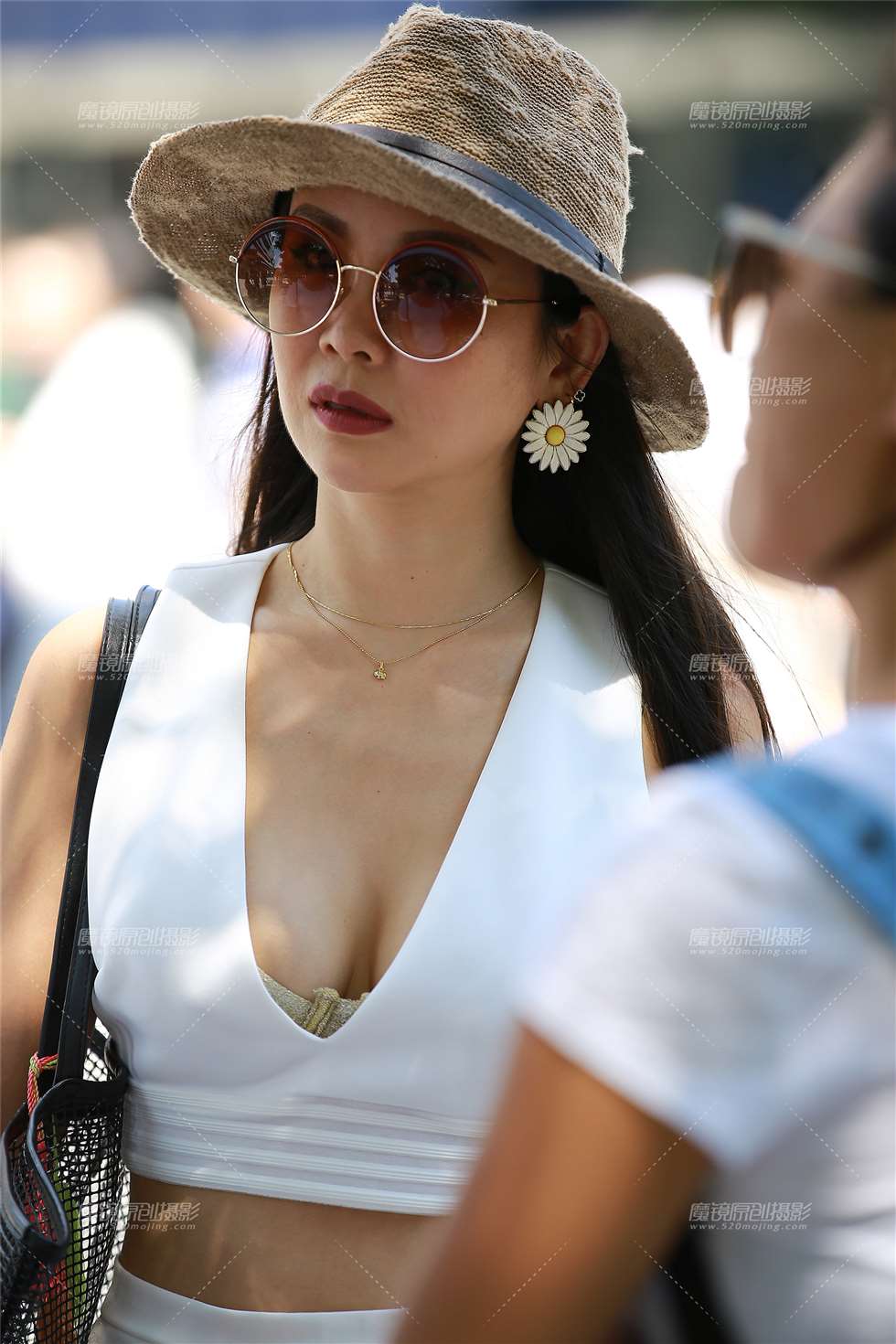 图片[3]-白裙小**-街拍流行馆
