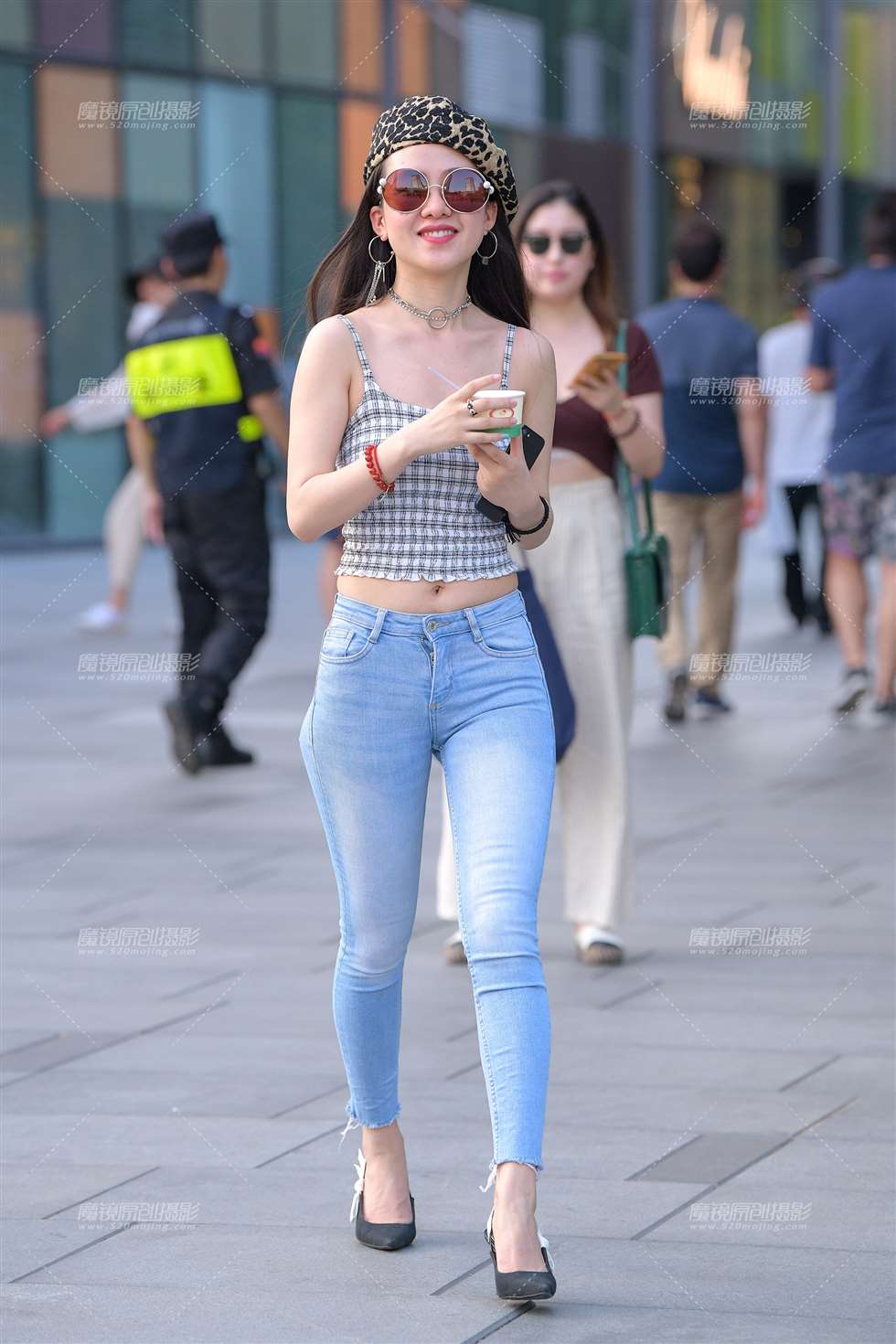 图片[1]-【街拍之魂赛帖】紧牛翘臀-街拍流行馆