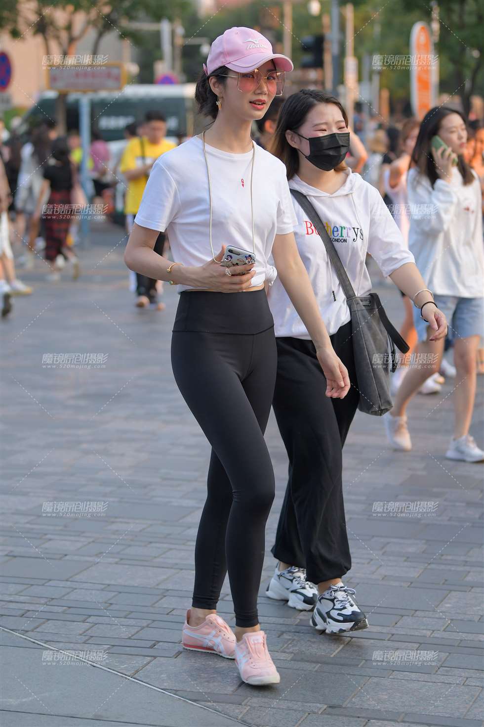 图片[1]-【红石赛贴】性感瑜伽裤美女-街拍流行馆