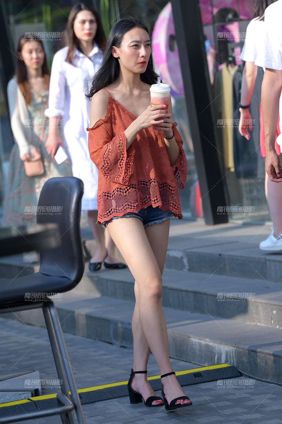 图片[1]-【街拍之魂赛帖】热裤美女-街拍流行馆