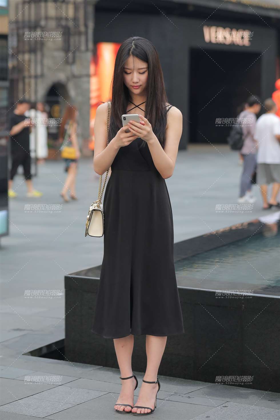 图片[1]-【凯恩赛贴】漂亮清新的美女-街拍流行馆
