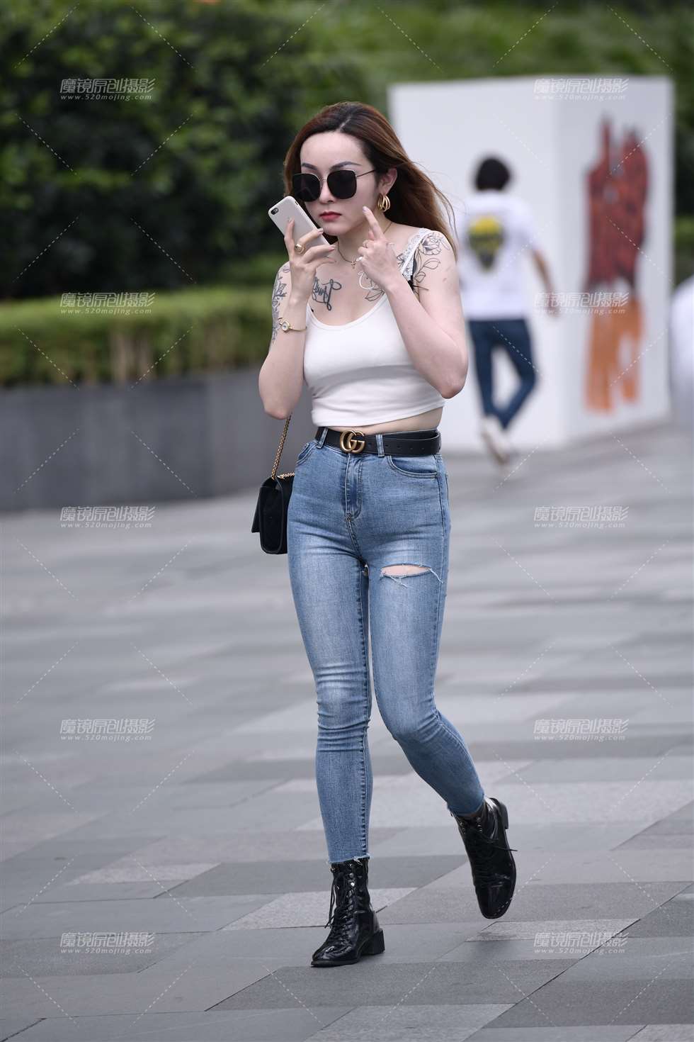 图片[1]-【慕容笙赛贴】紧身美女-街拍流行馆
