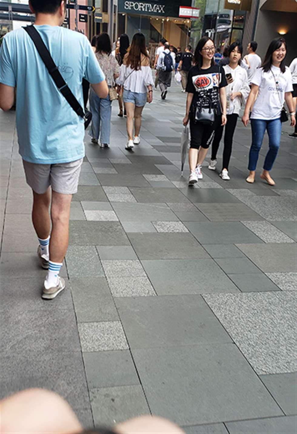 图片[3]-【凯恩赛贴】时尚靓丽美眉-街拍流行馆