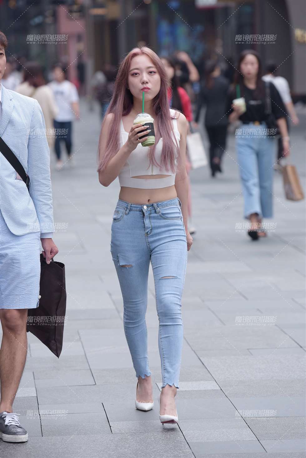 图片[1]-【慕容笙赛贴】紫色头发的美女-街拍流行馆