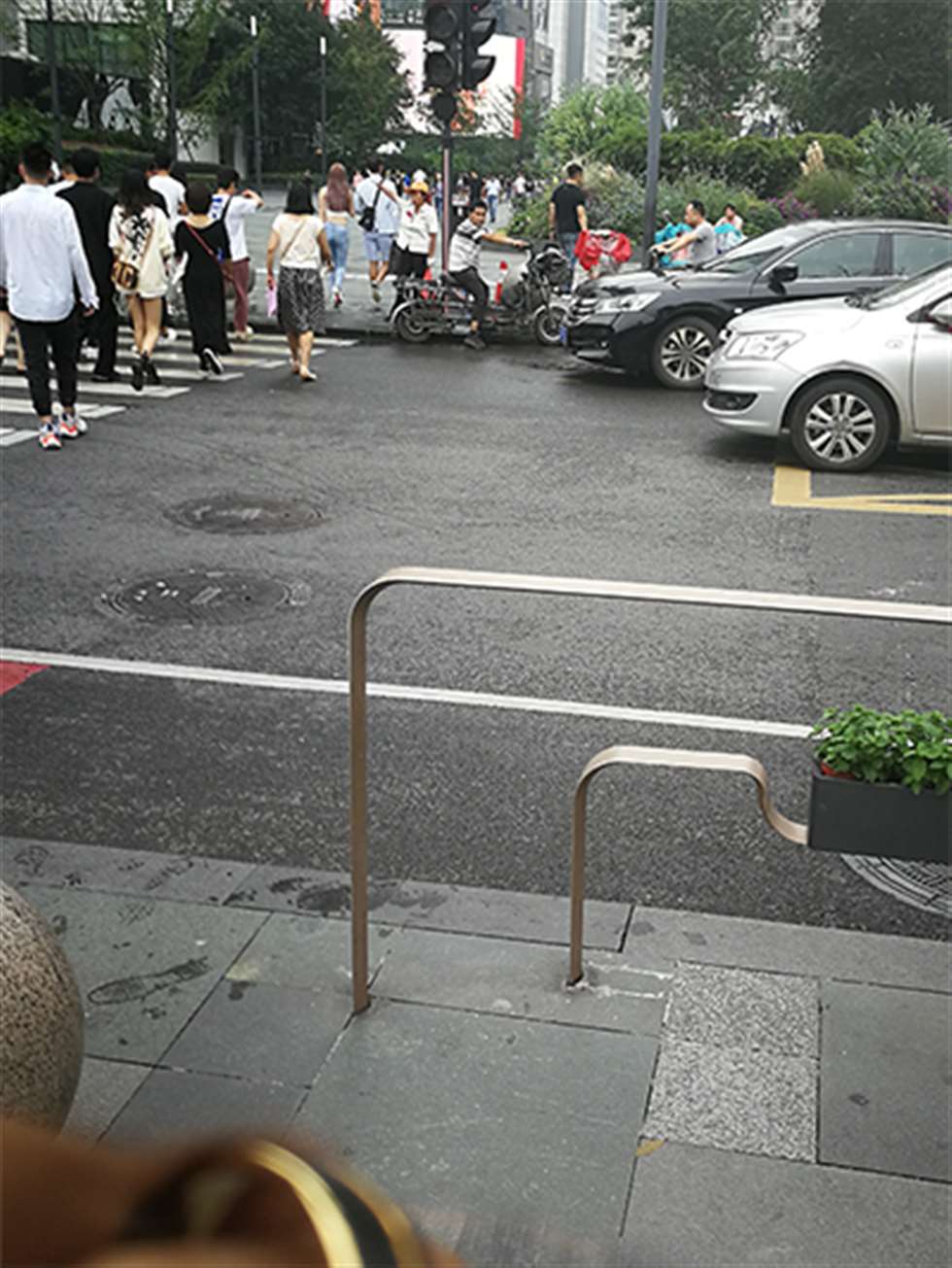 图片[3]-【慕容笙赛贴】紫色头发的美女-街拍流行馆