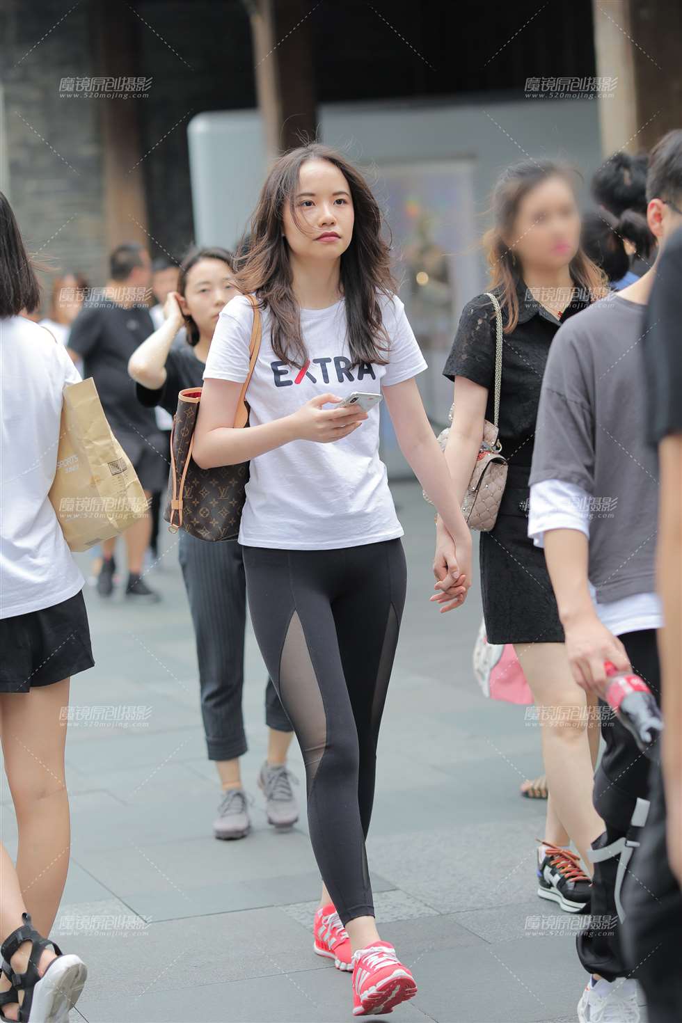 图片[4]-【凯恩赛贴】休闲运动裤小妹-街拍流行馆