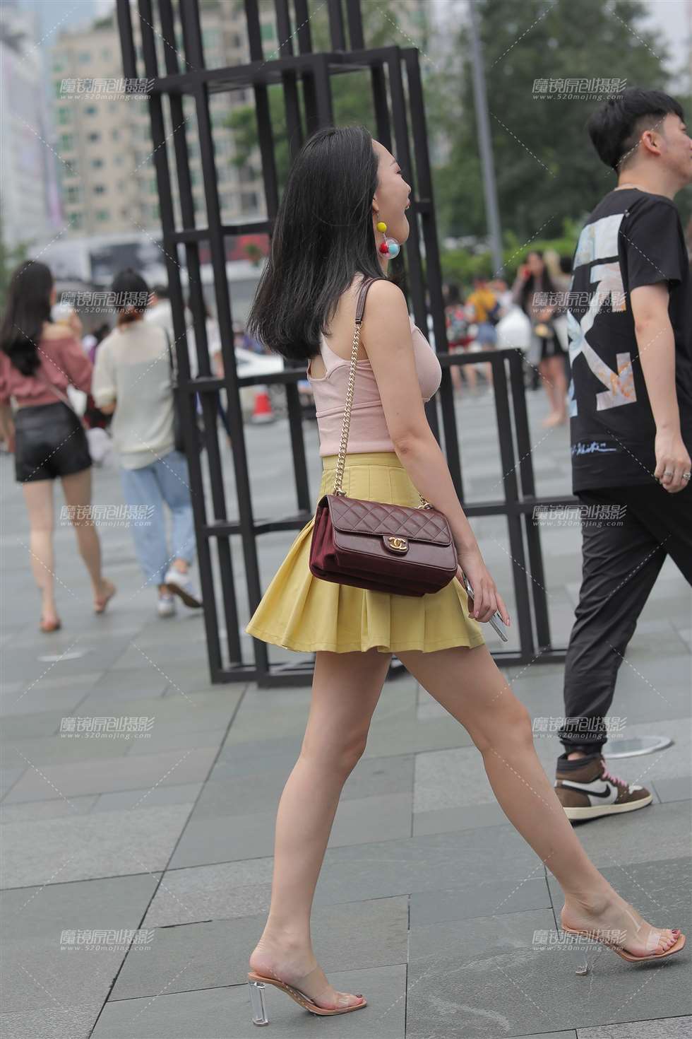 图片[5]-【凯恩赛贴】百褶裙美女-街拍流行馆