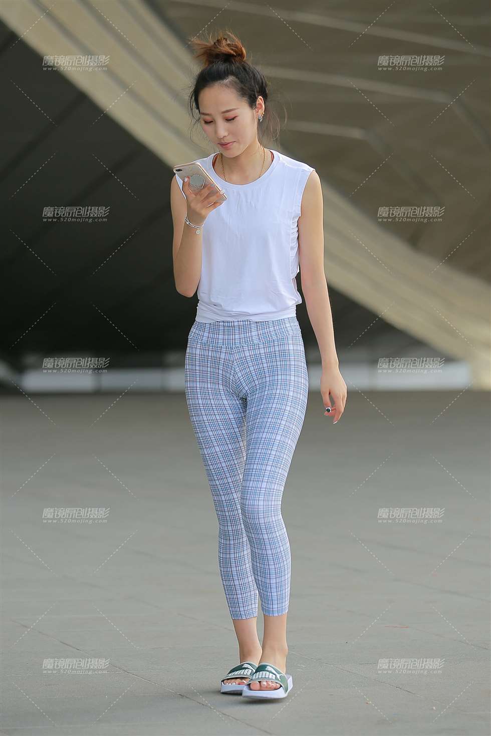 图片[1]-格格瑜伽裤美女-街拍流行馆