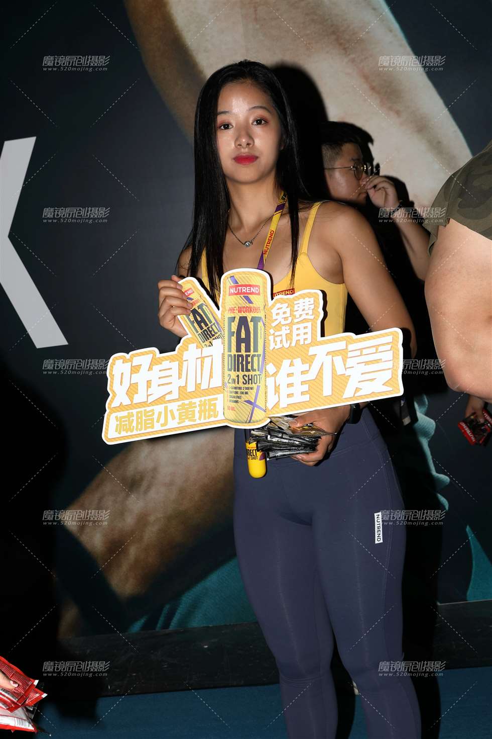 图片[1]-【欧阳赛帖】性感蓝色紧身裤美女-街拍流行馆